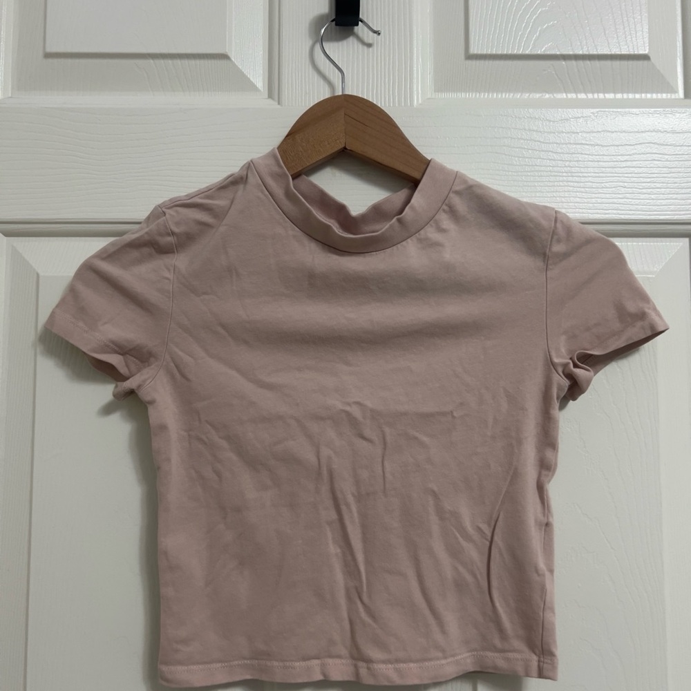 Divided h&m pink cropped basic tee